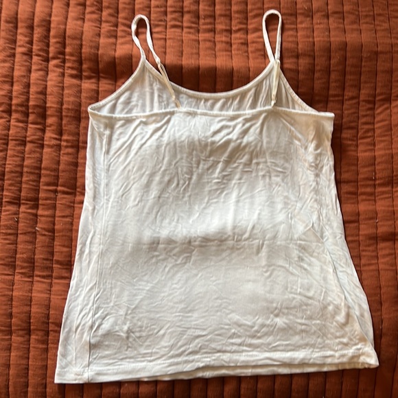 Basic white cami - Picture 2 of 3